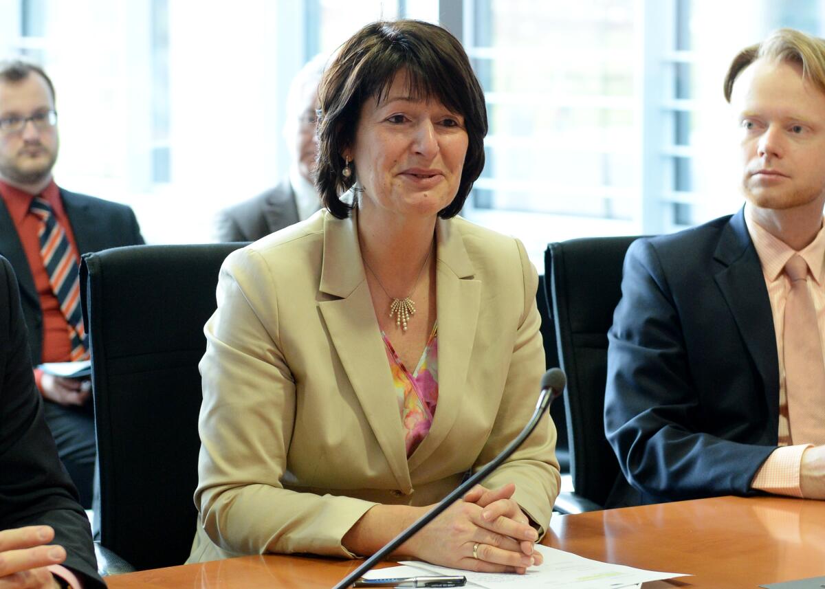 Dr. Peter Ramsauer, CDU/CSU, Vorsitzender des Ausschusses des Deutschen Bundestages für Wirtschaft und Energie, konstituiert den Unterausschuss UA für Regionale Wirtschaftspolitik und ERP. Astrid Grotelüschen, (hier im Bild), CDU/CSU, übernimmt den Vorsitz. Grotelüschen, Astrid Dr. Peter Ramsauer, CDU/CSU, Vorsitzender des Ausschusses des Deutschen Bundestages für Wirtschaft und Energie, konstituiert den Unterausschuss UA für Regionale Wirtschaftspolitik und ERP. Astrid Grotelüschen, (hier im Bild), CDU/CSU, übernimmt den Vorsitz.