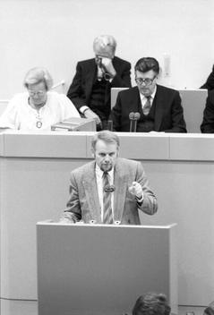 Börnsen, Wolfgang Liegenschaften in Bonn, Plenargebäude