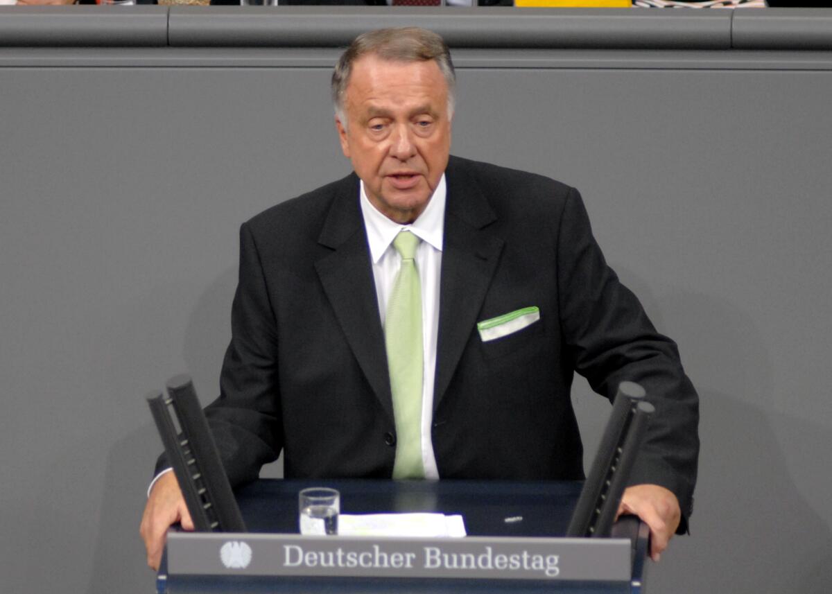 Bernd Neumann, StMin., CDU/CSU, Bundestagsabgeordneter, Abgeordneter, Mitglied des Deutschen Bundestages, MdB, Rede, Deutscher Bundestag, 3. Sitzung, TOP 1, Thema: Regierungserklärung der Bundeskanzlerin und anschliessende Generalaussprache.; Rednerpult. Neumann, Bernd Bernd Neumann, StMin., CDU/CSU, Bundestagsabgeordneter, Abgeordneter, Mitglied des Deutschen Bundestages, MdB, Rede, Deutscher Bundestag, 3. Sitzung, TOP 1, Thema: Regierungserklärung der Bundeskanzlerin und anschliessende Generalaussprache.; Rednerpult.