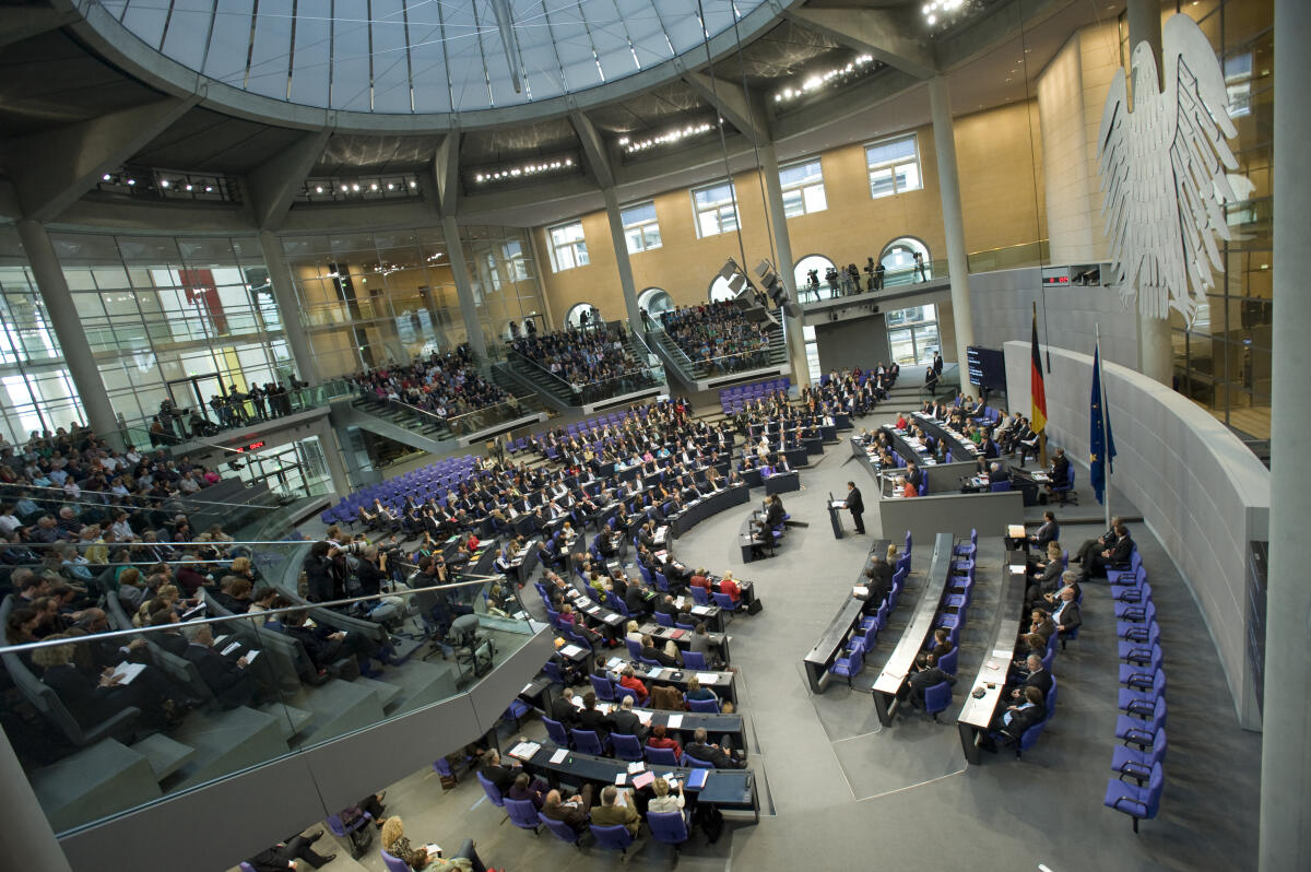 Blick in den Plenarsaal im Deutschen Bundestag in Berlin am 15.09.2010. Blick in den Plenarsaal im Deutschen Bundestag in Berlin am 15.09.2010.