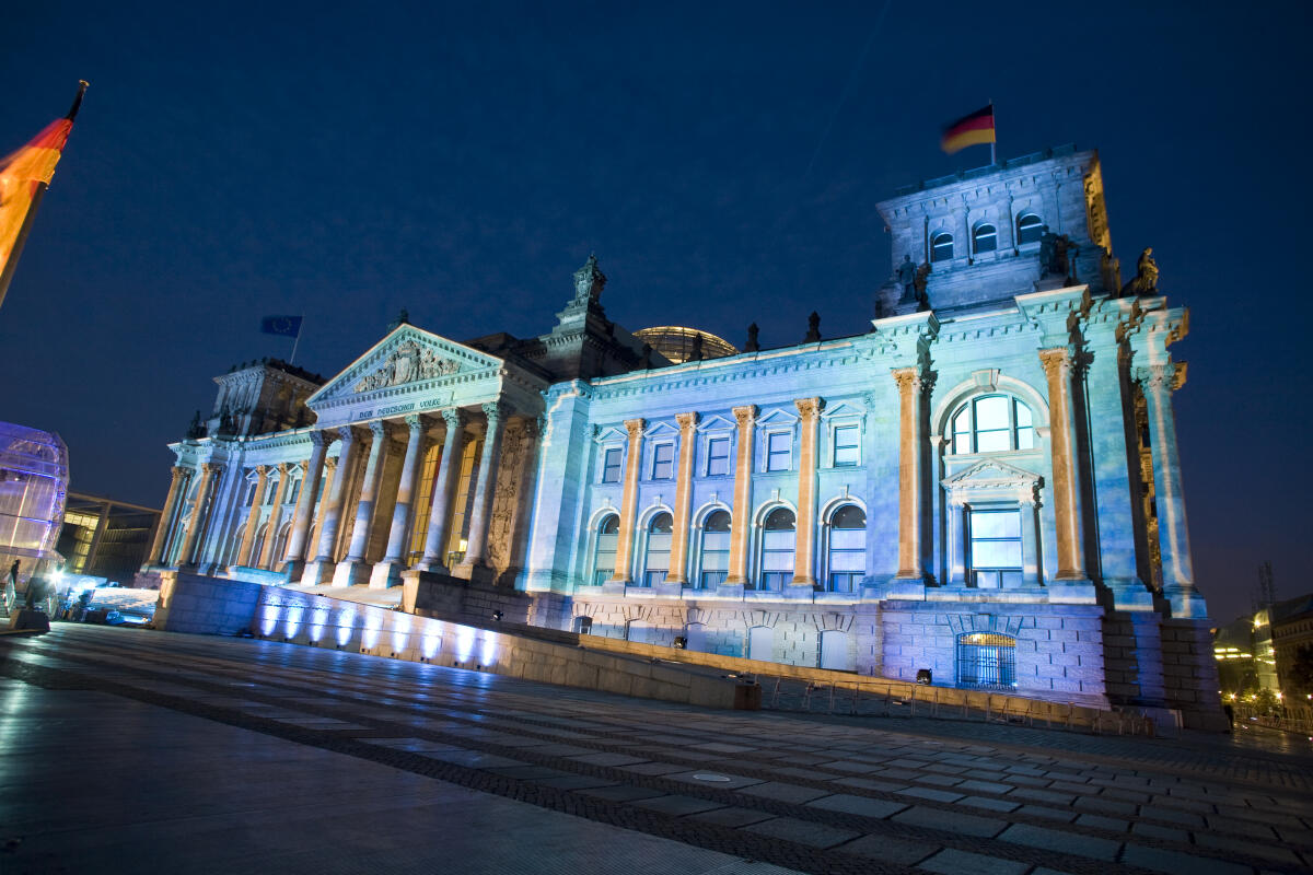 Blick auf dasReichstagsgebäude beim Fest 20 Jahre Deutsche Einheit. Blick auf dasReichstagsgebäude beim Fest 20 Jahre Deutsche Einheit.