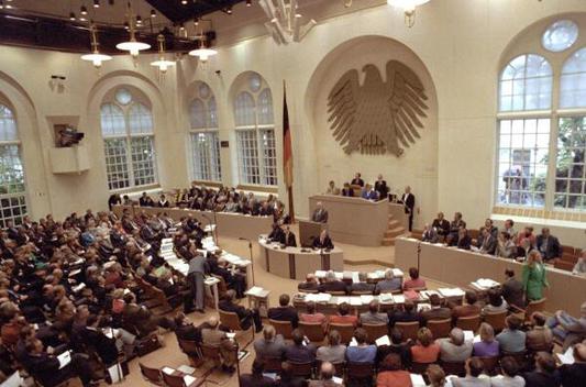  Liegenschaften in Bonn, Plenargebäude