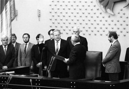 Bangemann, Martin; Barzel, Rainer Liegenschaften in Bonn, Plenargebäude