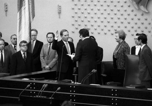 Schäuble, Wolfgang; Jenninger, Philipp Liegenschaften in Bonn, Plenargebäude