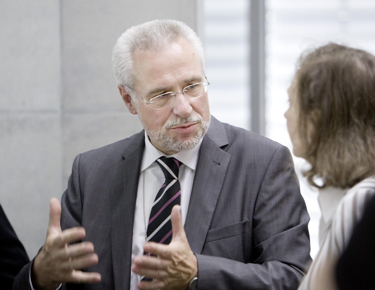 Egeler, Roderich Roderich Egeler, Bundeswahlleiter, eröffnet die öffentliche Sitzung des Bundeswahlausschusses und verkündet das amtliche Ergebnis der Europawahl 2009.