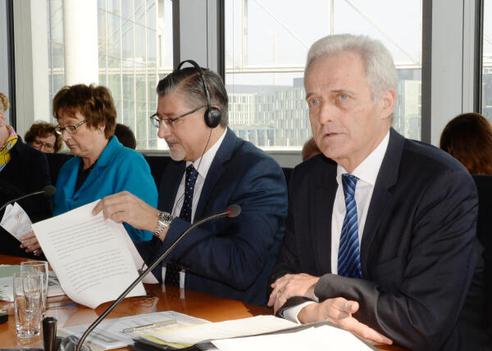 Ramsauer, Peter; Amin, Adnan; Zypries, Brigitte Paul-Löbe-Haus, Sitzungssaal