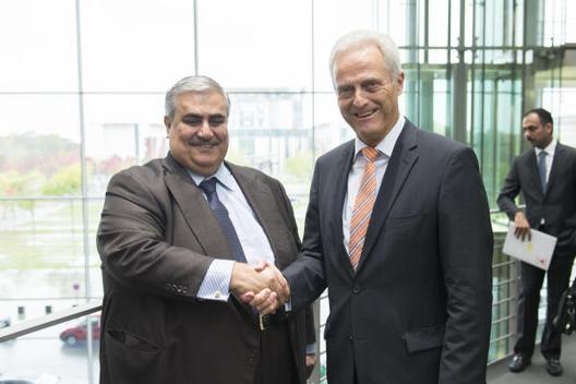 Ramsauer, Peter; Khalid bin Ahmed Al Khalifa Paul-Löbe-Haus, Sitzungssaal