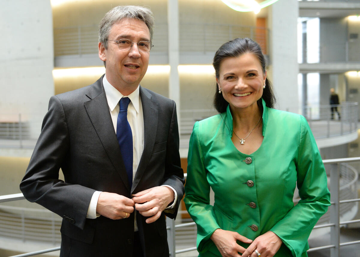 Unter der Leitung der Vorsitzenden Gitta Connemann, CDU/CSU, hat der Ausschuss des Deutschen Bundestages für Ernährung und Landwirtschaft ein Gespräch mit dem Präsidenten des Bundeskartellamtes, Andreas Mundt. Connemann, Gitta; Mundt, Andreas Unter der Leitung der Vorsitzenden Gitta Connemann, CDU/CSU, hat der Ausschuss des Deutschen Bundestages für Ernährung und Landwirtschaft ein Gespräch mit dem Präsidenten des Bundeskartellamtes, Andreas Mundt.