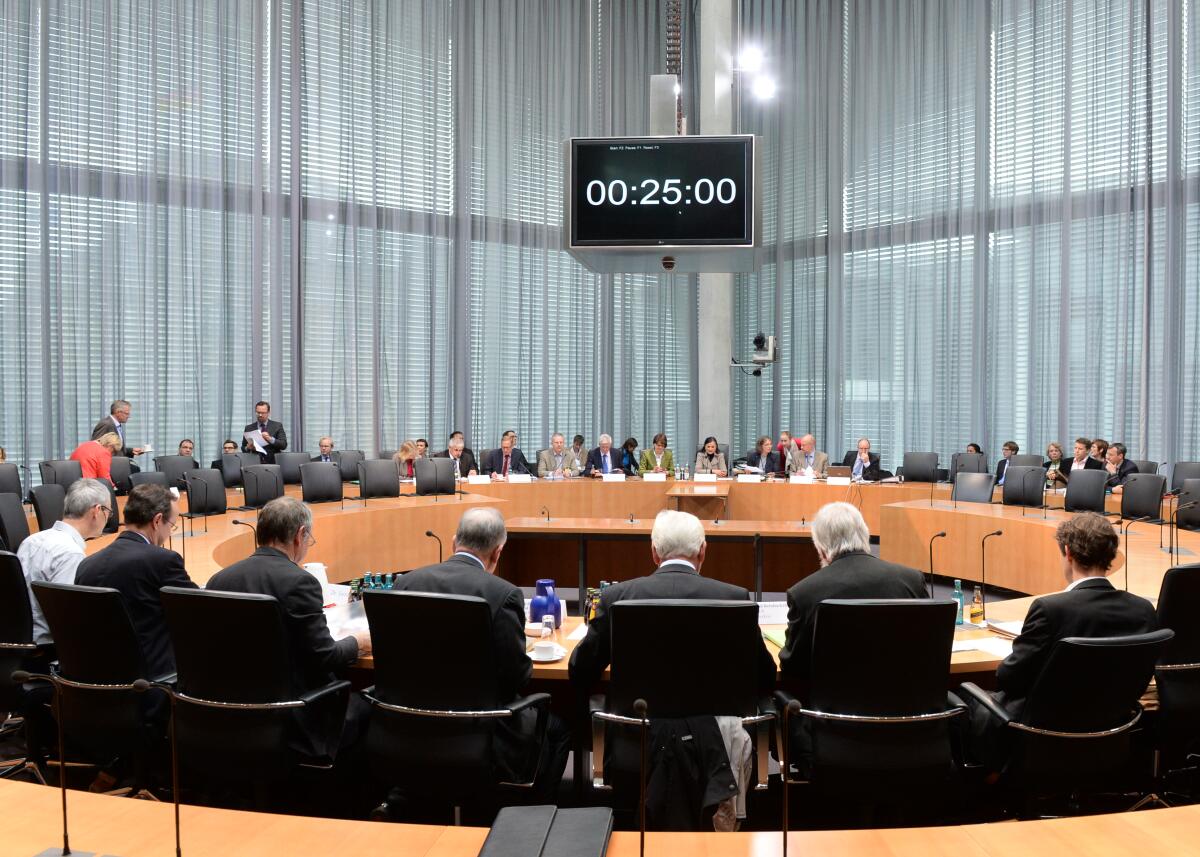 Gitta Connemann, CDU/CSU, Vorsitzende des Ausschusses des Deutschen Bundestages für Ernährung und Landwirtschaft, leitet zum Thema "Direktzahlungsdurchführungsgesetz" eine Öffentliche Anhörung, an der zahlreiche Sachverständige teil nehmen.; Übersicht. Gitta Connemann, CDU/CSU, Vorsitzende des Ausschusses des Deutschen Bundestages für Ernährung und Landwirtschaft, leitet zum Thema "Direktzahlungsdurchführungsgesetz" eine Öffentliche Anhörung, an der zahlreiche Sachverständige teil nehmen.; Übersicht.