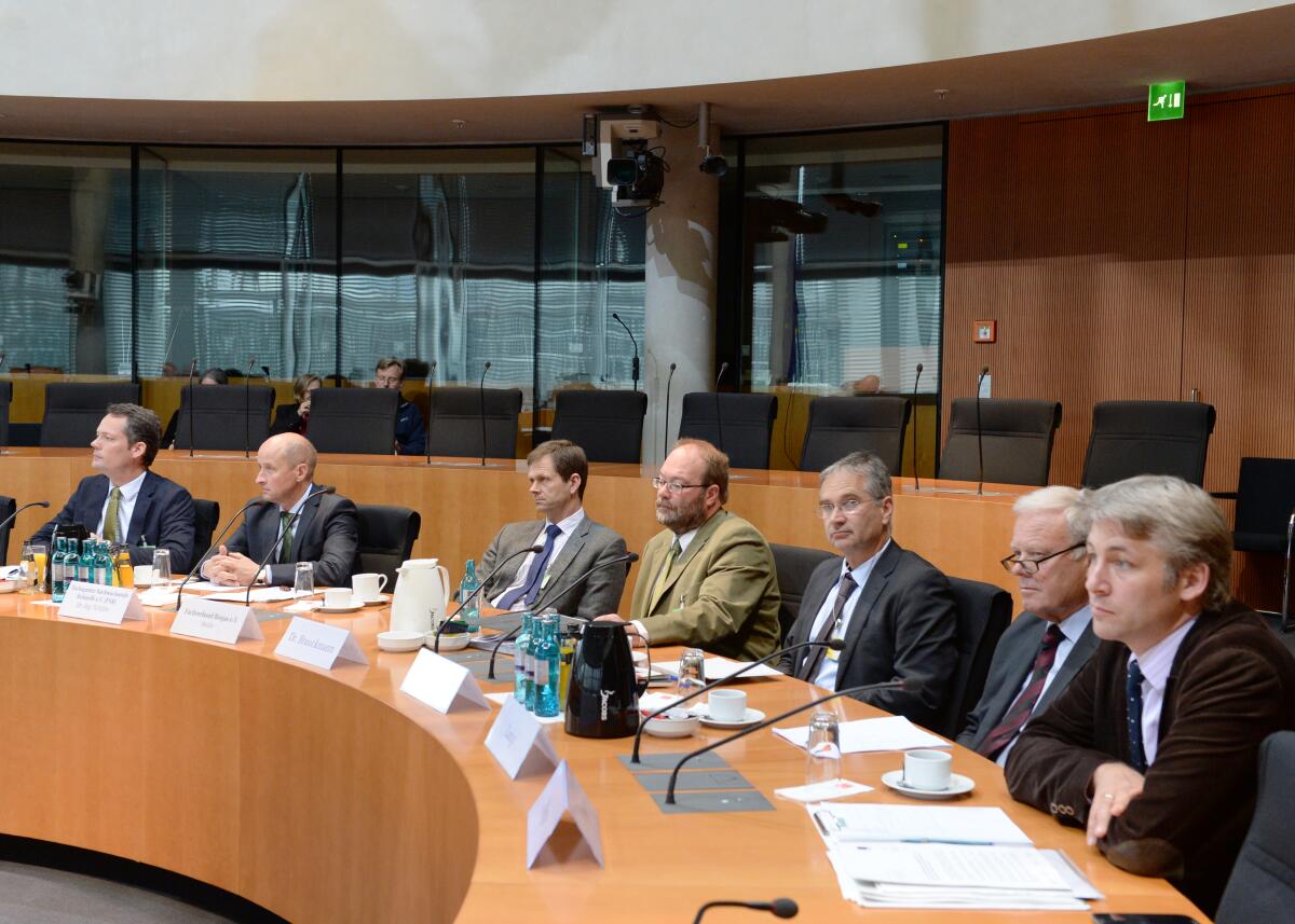 Der Ausschuss des Deutschen Bundestages für Ernährung und Landwirtschaft hat unter der Leitung der Vorsitzenden Gitta Connemann, CDU/CSU, und mit Beteiligung von Sachverständigen (hier im Bild), eine Öffentliche Anhörung zum "EEG 2014".; Übersicht. Der Ausschuss des Deutschen Bundestages für Ernährung und Landwirtschaft hat unter der Leitung der Vorsitzenden Gitta Connemann, CDU/CSU, und mit Beteiligung von Sachverständigen (hier im Bild), eine Öffentliche Anhörung zum "EEG 2014".; Übersicht.