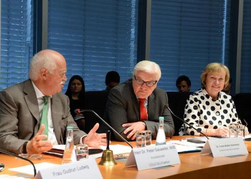 Gauweiler, Peter; Steinmeier, Frank-Walter; Böhmer, Maria Paul-Löbe-Haus, Sitzungssaal