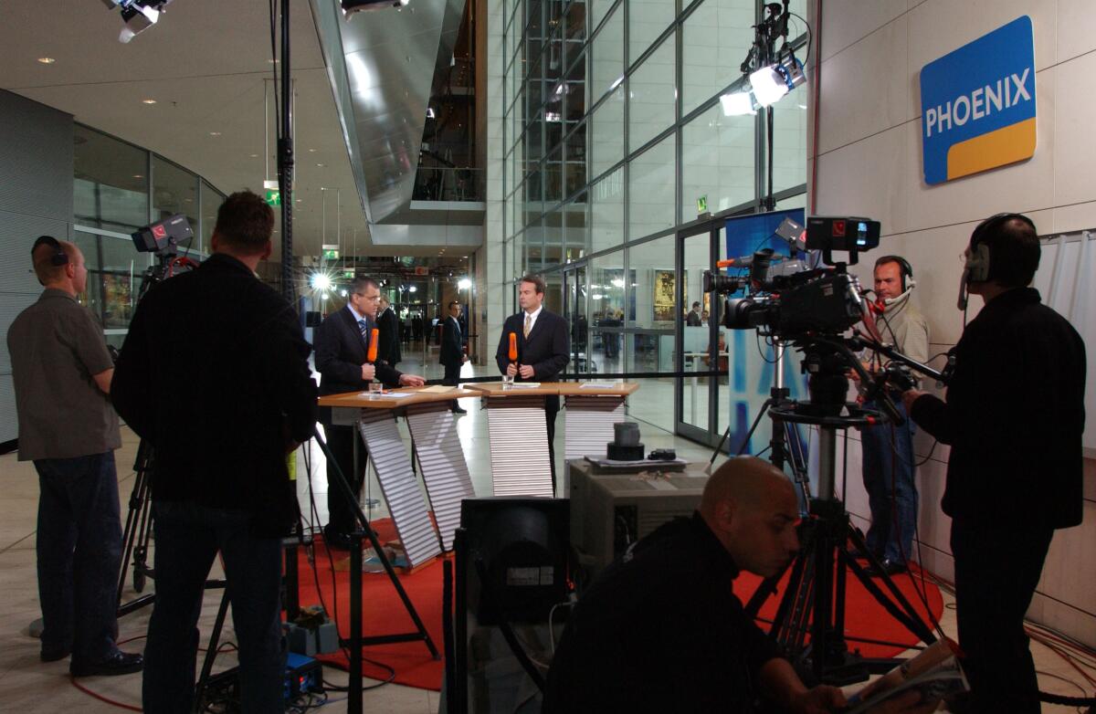  Blick in das Phönix-Wahlstudio. Am 23.5.2005 ist die Bundesversammlung zur; Wahl des neuen Bundespräsidenten zusammengetreten.