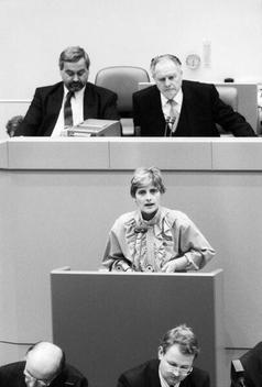 Kelly, Petra Liegenschaften in Bonn, Plenargebäude