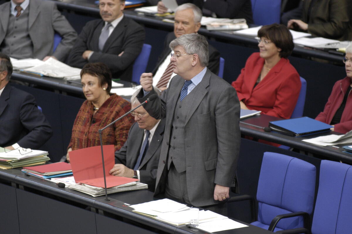 Fischer, Joseph Aussenminister Joseph Fischer, Bündnis 90/Die Grünen, MdB, im Plenum.