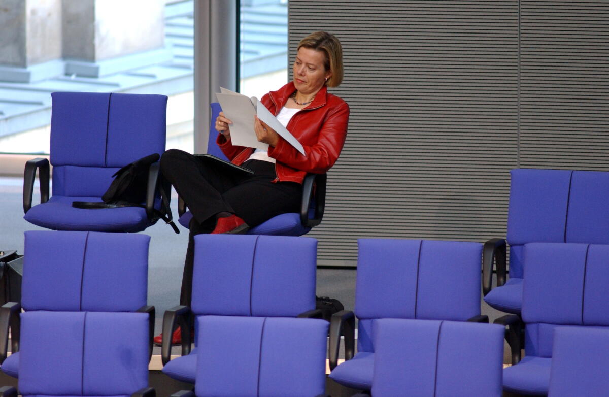 Lötzsch, Gesine Gesine Lötzsch, PDS, MdB, im Plenum.