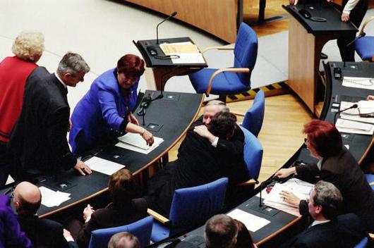 Schröder, Gerhard; Lafontaine, Oskar; Wieczorek-Zeul, Heidemarie; Fischer, Joschka Liegenschaften in Bonn, Plenargebäude