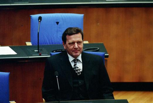 Schröder, Gerhard Liegenschaften in Bonn, Plenargebäude