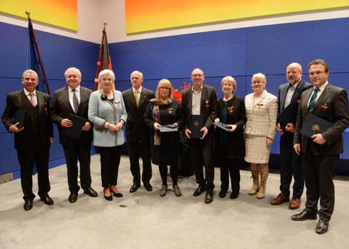 Lammert, Norbert; Strobl, Thomas; Schulte-Drüggelte, Bernhard; Strothmann, Lena; Graf, Angelika; Schaaf, Anton; Merkel, Petra; Landgraf, Katharina; Fell, Hans-Josef; Friedrich, Hans-Peter Reichstagsgebäude, Empfangsraum