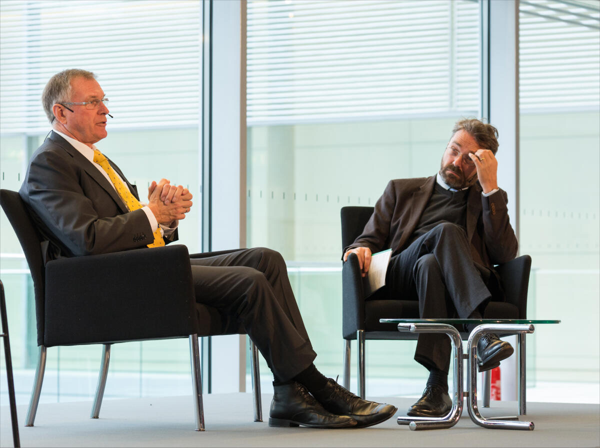 Singhammer, Johannes; Detjen, Stephan Gesprächskonzert "Klassik & Politik" auf der Fraktionsebene im Reichstagsgebäude. Stephan Detjen, Chefkorrespondent Deutschlandradio, (rechts), im Gespräch mit Vizepräsidenten des Deutschen Bundestages Johannes Singhammer, CDU/CSU, MdB, (links).; Musik, Konzert, Kultur, Vizepräsident, Deutscher Bundestag, Moderator