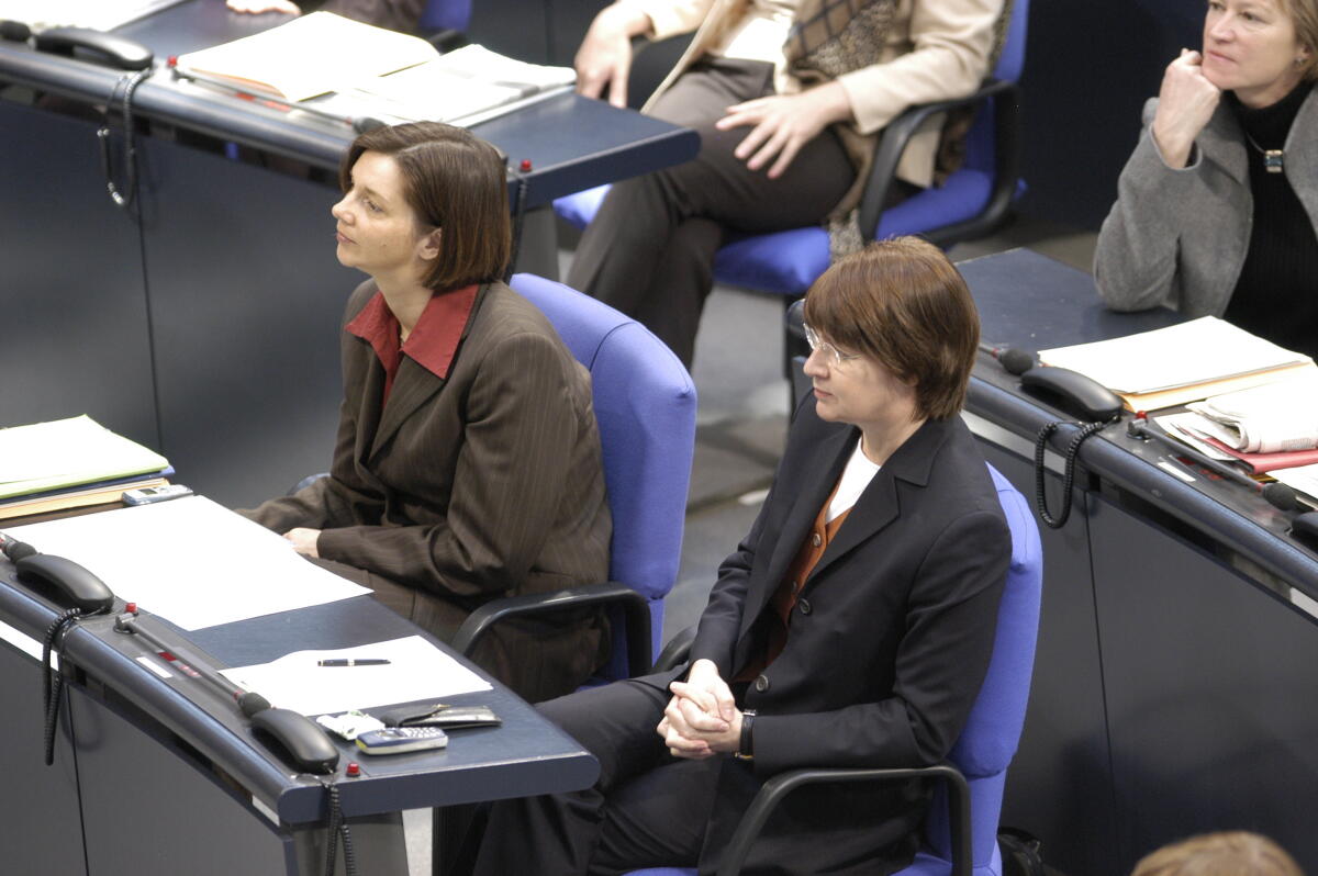Von links: Die Fraktionsvorsitzenden Katrin Göring-Eckardt, MdB, und Krista Sager, MdB, beide Bündnis 90/Die Grünen. Göring-Eckardt, Katrin; Sager, Krista Von links: Die Fraktionsvorsitzenden Katrin Göring-Eckardt, MdB, und Krista Sager, MdB, beide Bündnis 90/Die Grünen.