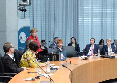 Merkel, Angela Marie-Elisabeth-Lüders-Haus, Anhörungssaal