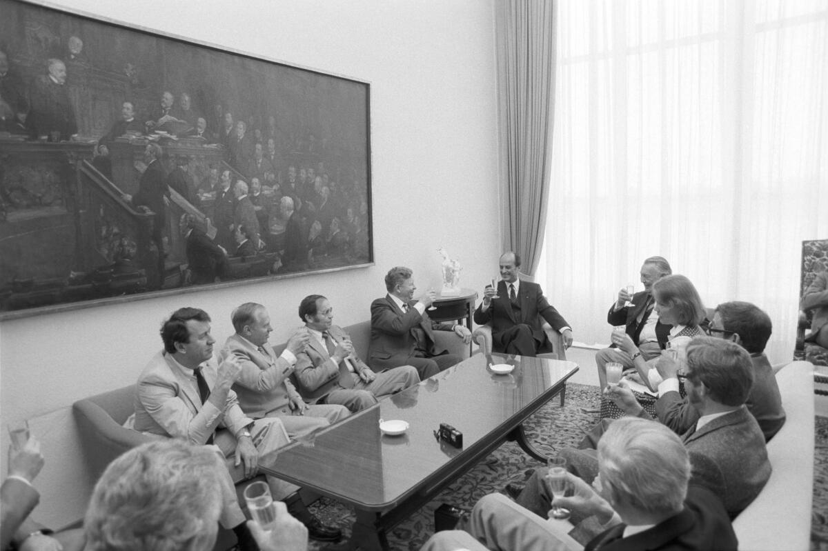 Besuch einer Delegation des finnischen Reichstags beim Bundestagsvizepräsidenten Heinrich Windelen (CDU/CSU) am 21. Mai 1982.; Besuch, Gespräch, Treffen Windelen, Heinrich Besuch einer Delegation des finnischen Reichstags beim Bundestagsvizepräsidenten Heinrich Windelen (CDU/CSU) am 21. Mai 1982.; Besuch, Gespräch, Treffen