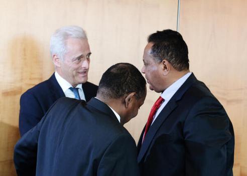 Ramsauer, Peter; Ghandour, Ibrahim Paul-Löbe-Haus, Sitzungssaal