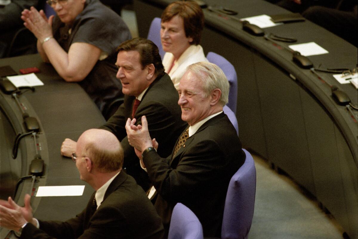 Rau, Johannes; Schröder, Gerhard; Struck, Peter Bundesversammlung am 23. Mai 1999 im Plenarsaal in Berlin.; Bundesversammlung, Plenarsaal, Wahl, Bundespräsident