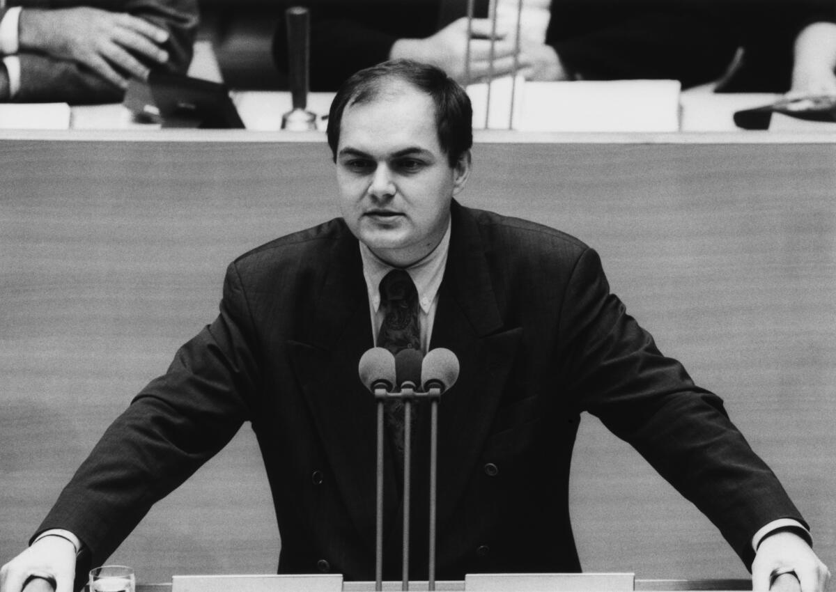 Schmidt, Christian Christian Schmidt, CDU/CSU, MdB, hält eine Rede im Deutschen Bundestag.; Bundestagsabgeordneter, Abgeordneter, Rede, Plenum, Rednerpult