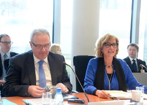 Wöhrl, Dagmar G.; Mimica, Neven Paul-Löbe-Haus, Sitzungssaal