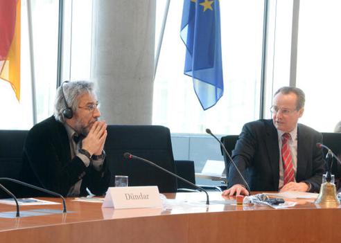 Krichbaum, Gunther; Dündar, Can Paul-Löbe-Haus, Sitzungssaal