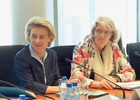 Weber, Gabi; Leyen, Ursula von der Paul-Löbe-Haus, Sitzungssaal