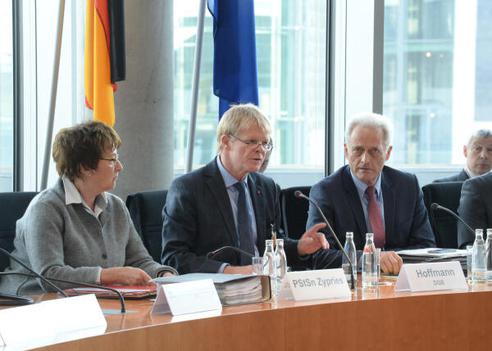 Ramsauer, Peter; Hoffmann, Reiner; Zypries, Brigitte Paul-Löbe-Haus, Sitzungssaal