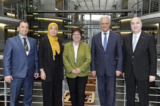 Lips, Patricia; Ramsauer, Peter; Ounissi, Saida; Talbi, Lotfi; Kasri, Elyes Paul-Löbe-Haus, Innenansicht