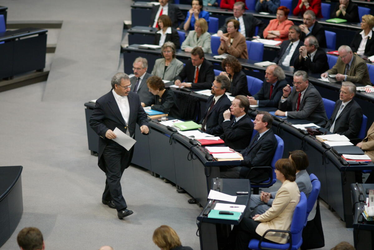 Plenarsaalassistent im Plenum.; Saaldiener