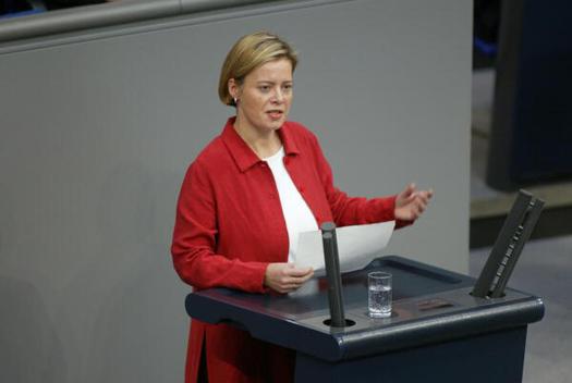 Lötzsch, Gesine Reichstagsgebäude, Plenarsaal