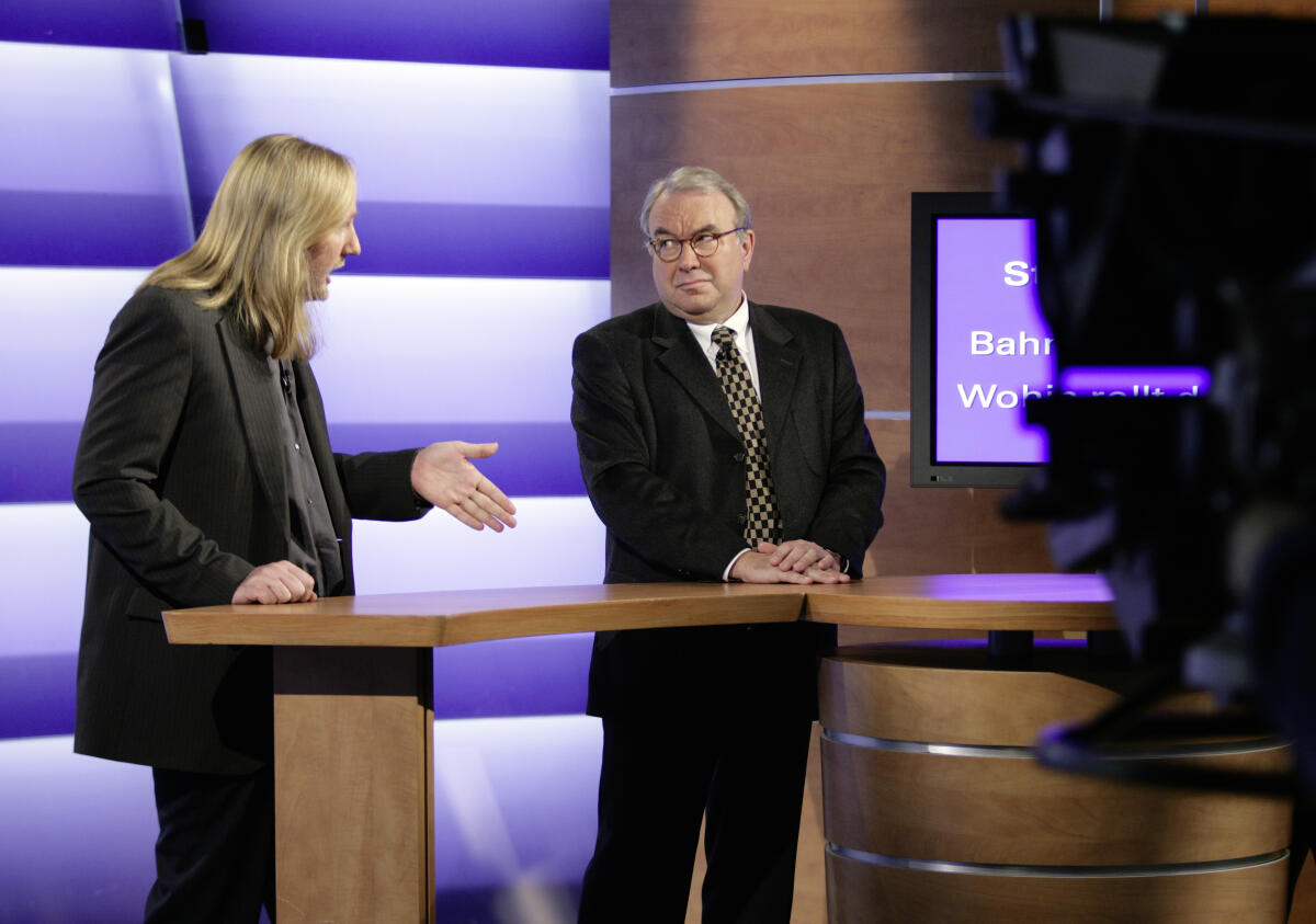 Bundestag TV Studio , Streitgespräch zwichen den Abgeordneten Anton Hofreiter, B90/GRÜNE und Uwe Beckmeyer, SPD. Hofreiter, Anton; Beckmeyer, Uwe Bundestag TV Studio , Streitgespräch zwichen den Abgeordneten Anton Hofreiter, B90/GRÜNE und Uwe Beckmeyer, SPD.