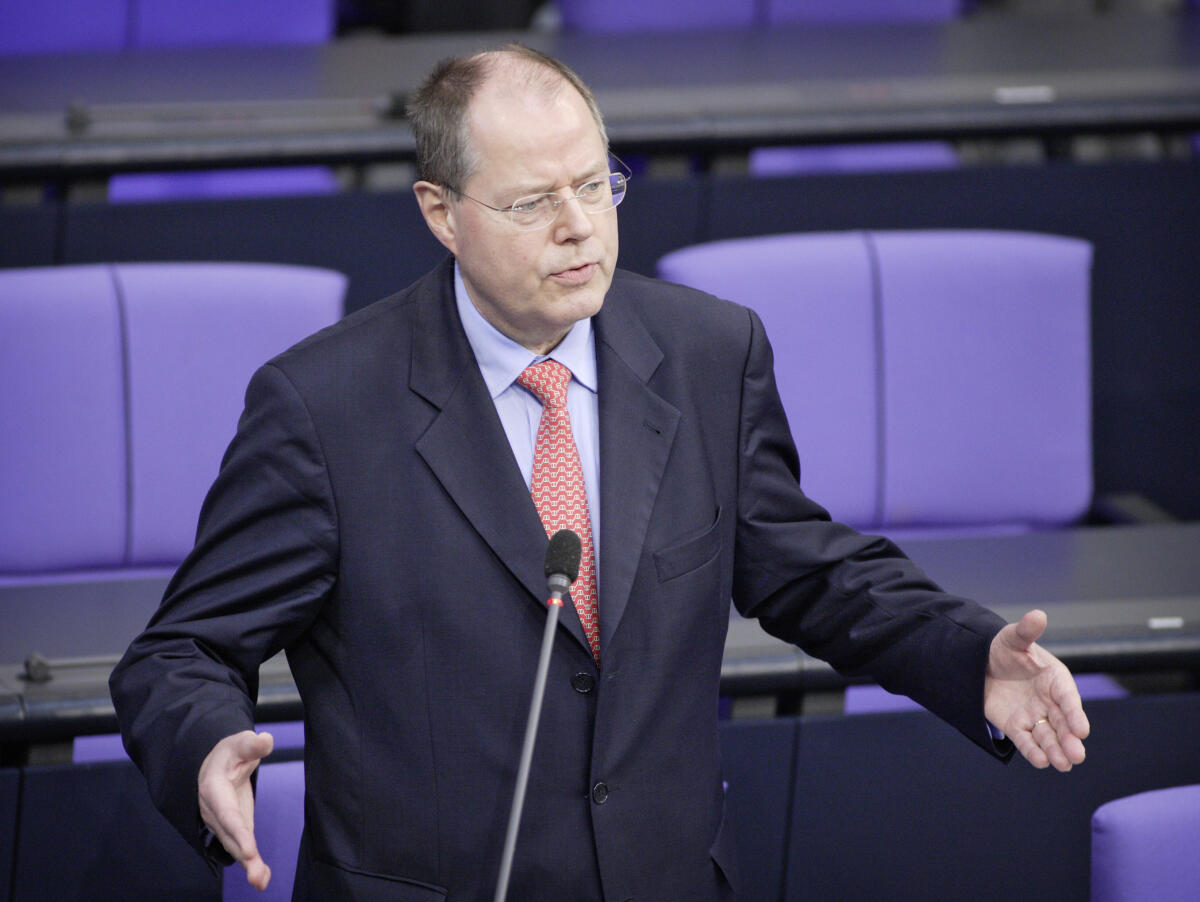 Steinbrück, Peer Peer Steinbrück, Bundesminister der Finanzen, SPD, während der Befragung der Bundesregierung "Pakt für Beschäftigung und Stabilität zur Sicherung der Arbeitsplätze"