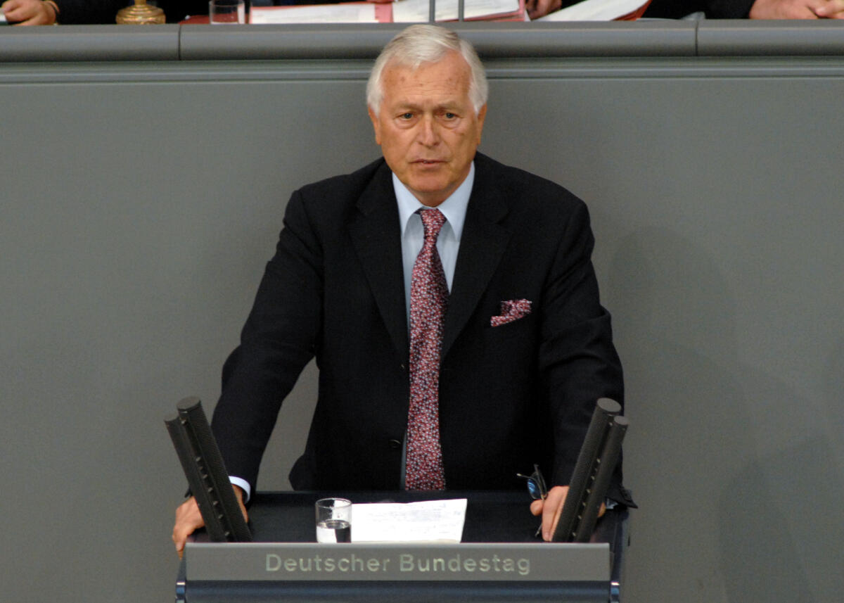 Bernd Schmidbauer, CDU/CSU, Bundestagsabgeordneter, Abgeordneter, Mitglied des Deutschen Bundestages, MdB, Rede, Deutscher Bundestag, 181. Sitzung, TOP 1, Thema: Bundeswehreinsatz in Afghanistan (ISAF).; Rednerpult. Schmidbauer, Bernd Bernd Schmidbauer, CDU/CSU, Bundestagsabgeordneter, Abgeordneter, Mitglied des Deutschen Bundestages, MdB, Rede, Deutscher Bundestag, 181. Sitzung, TOP 1, Thema: Bundeswehreinsatz in Afghanistan (ISAF).; Rednerpult.
