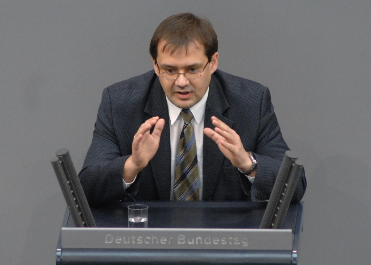 Vogelsänger, Jörg Jörg Vogelsänger, SPD, Bundestagsabgeordneter, Abgeordneter, Mitglied des Deutschen Bundestages, MdB, Rede, Deutscher Bundestag, 145. Sitzung, TOP 5, Thema: Straßenbaubericht 2007, Redner 6.; Rednerpult.