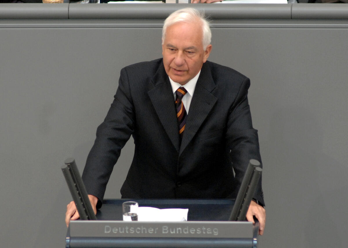 Cajus Caesar, CDU/CSU, Bundestagsabgeordneter, Abgeordneter, Mitglied des Deutschen Bundestages, MdB, Rede, Deutscher Bundestag, 160. Sitzung, TOP 3, Thema: Naturschutz.; Rednerpult. Caesar, Cajus Cajus Caesar, CDU/CSU, Bundestagsabgeordneter, Abgeordneter, Mitglied des Deutschen Bundestages, MdB, Rede, Deutscher Bundestag, 160. Sitzung, TOP 3, Thema: Naturschutz.; Rednerpult.