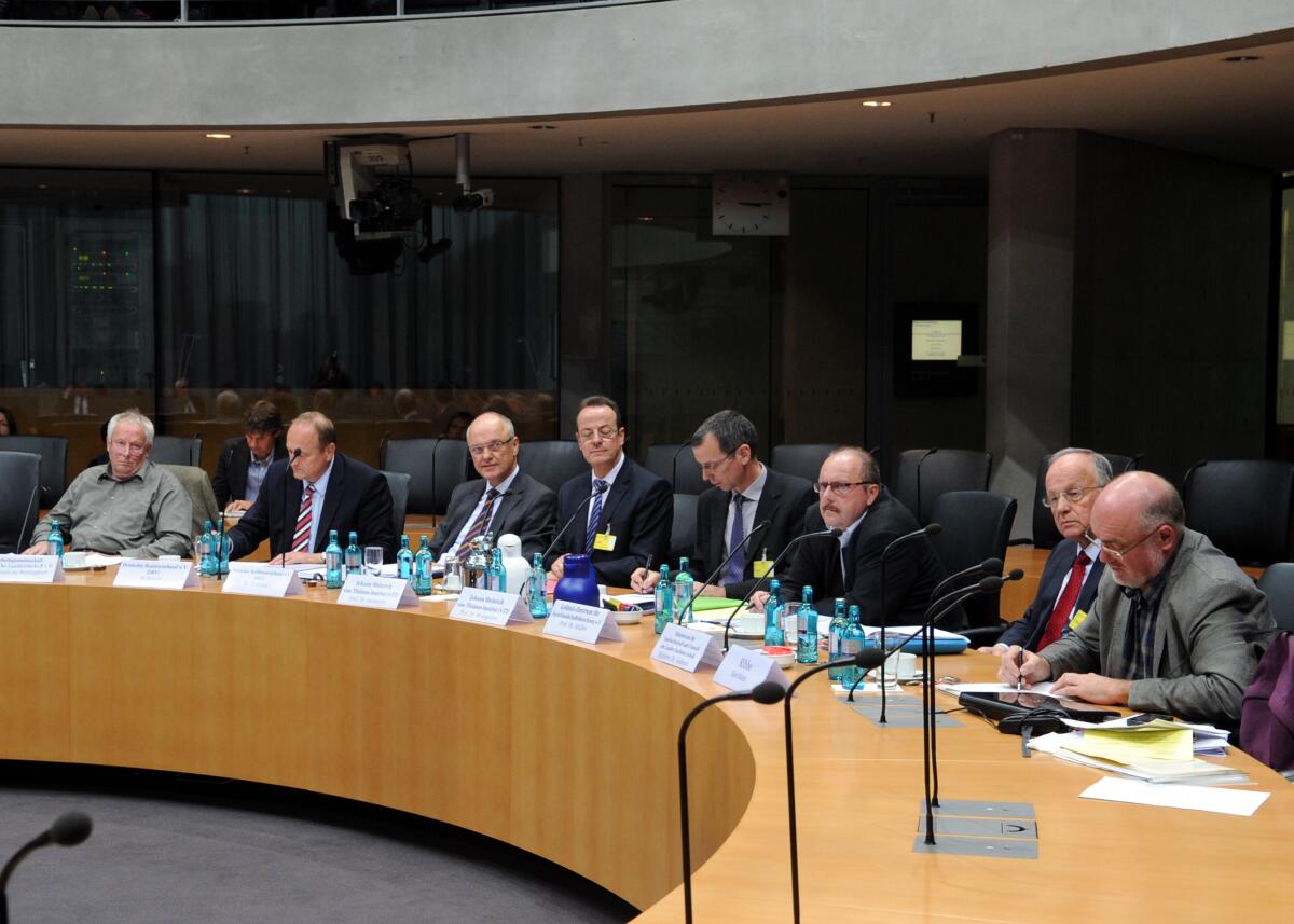 Der Ausschuss des Deutschen Bundestages für Ernährung, Landwirtschaft und Verbraucherschutz hat unter der Leitung von Friedrich Ostendorff, Bündnis 90/Die Grünen, und mit Beteiligung von Sachverständigen (hier im Bild) eine Öffentliche Anhörung zum Thema "Gemeinsame Agrarpolitik" (GAP-Reform).; Übersicht. Der Ausschuss des Deutschen Bundestages für Ernährung, Landwirtschaft und Verbraucherschutz hat unter der Leitung von Friedrich Ostendorff, Bündnis 90/Die Grünen, und mit Beteiligung von Sachverständigen (hier im Bild) eine Öffentliche Anhörung zum Thema "Gemeinsame Agrarpolitik" (GAP-Reform).; Übersicht.