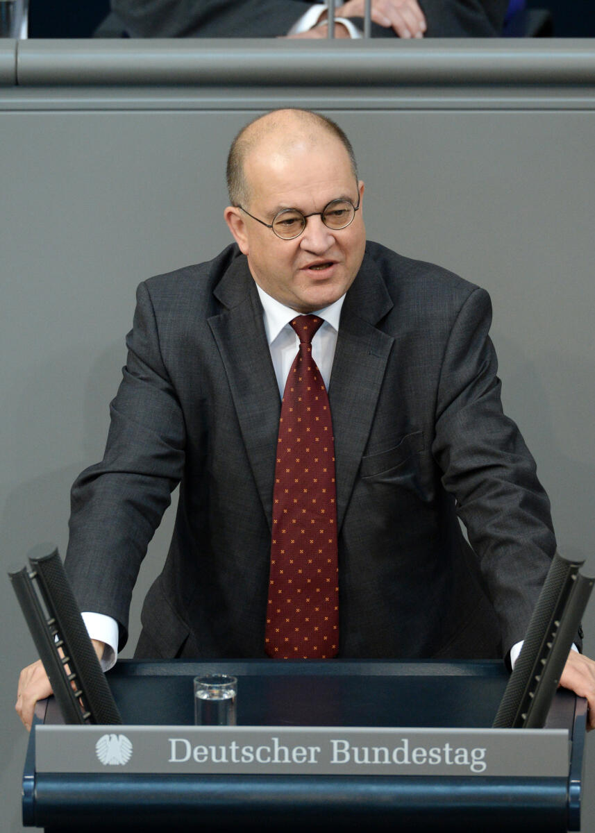 Vaatz, Arnold Arnold Vaatz, CDU/CSU, Bundestagsabgeordneter, Abgeordneter, Mitglied Deutscher Bundestag, MdB, Rede, 64. Sitzung, Top 29, Thema: Vereinbarte Debatte Friedliche Revolution - 25 Jahre nach Mauerfall, Redner 7.; Rednerpult.