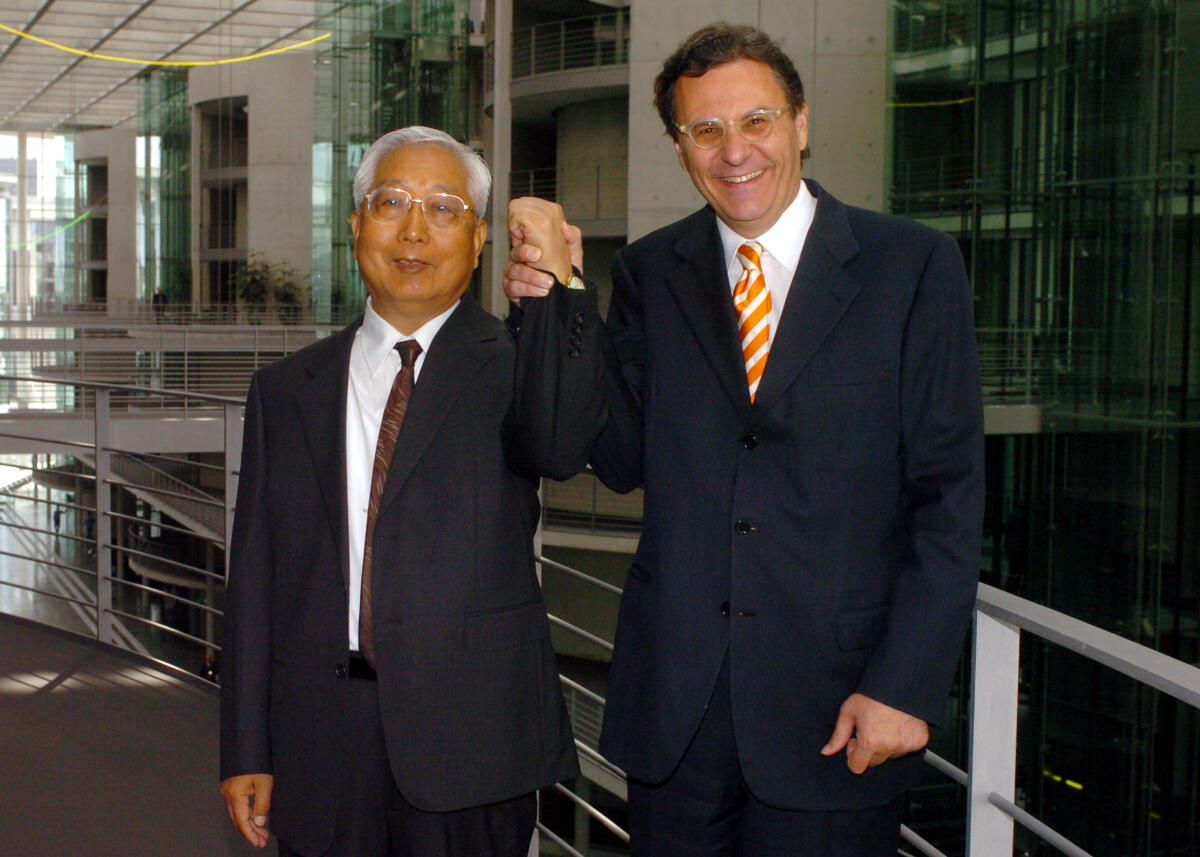 Otto, Hans-Joachim; Zhang, Siqing Der Vorsitzende des Ausschusses für Kultur und Medien, Hans-Joachim Otto, FDP, empfängt den Vizepräsidenten der Politischen Konsultativkonferenz des Chinesischen Volkes,  Siqing Zhang.