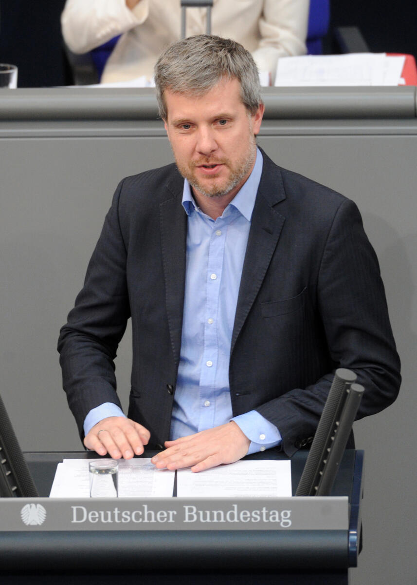 Janecek, Dieter Dieter Janecek, Bündnis 90/Die Grünen, Bundestagsabgeordneter, Abgeordneter, Mitglied Deutscher Bundestag, MdB, Rede, 215. Sitzung, Top 3, Thema: Regierungserklärung und Aussprache zum inklusiven Wachstum,; Redner 9.; Rednerpult.