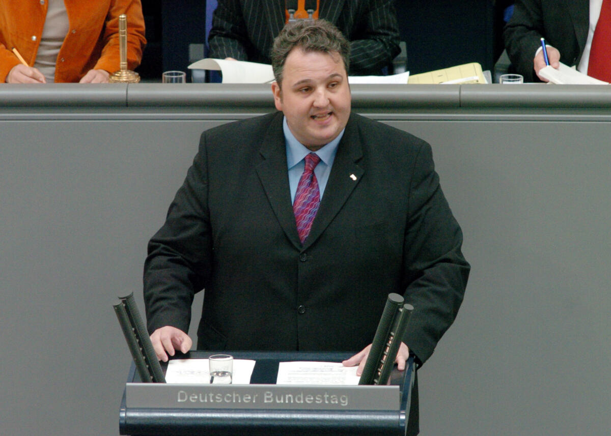 Dressel, Carl-Christian Dr. Carl-Christian Dressel, MdB, SPD, Rede, Deutscher Bundestag, 37.Sitzung, TOP 4, Thema: Einsetzung eines Nationalen Normenkontrollrates.

Rednerpult.