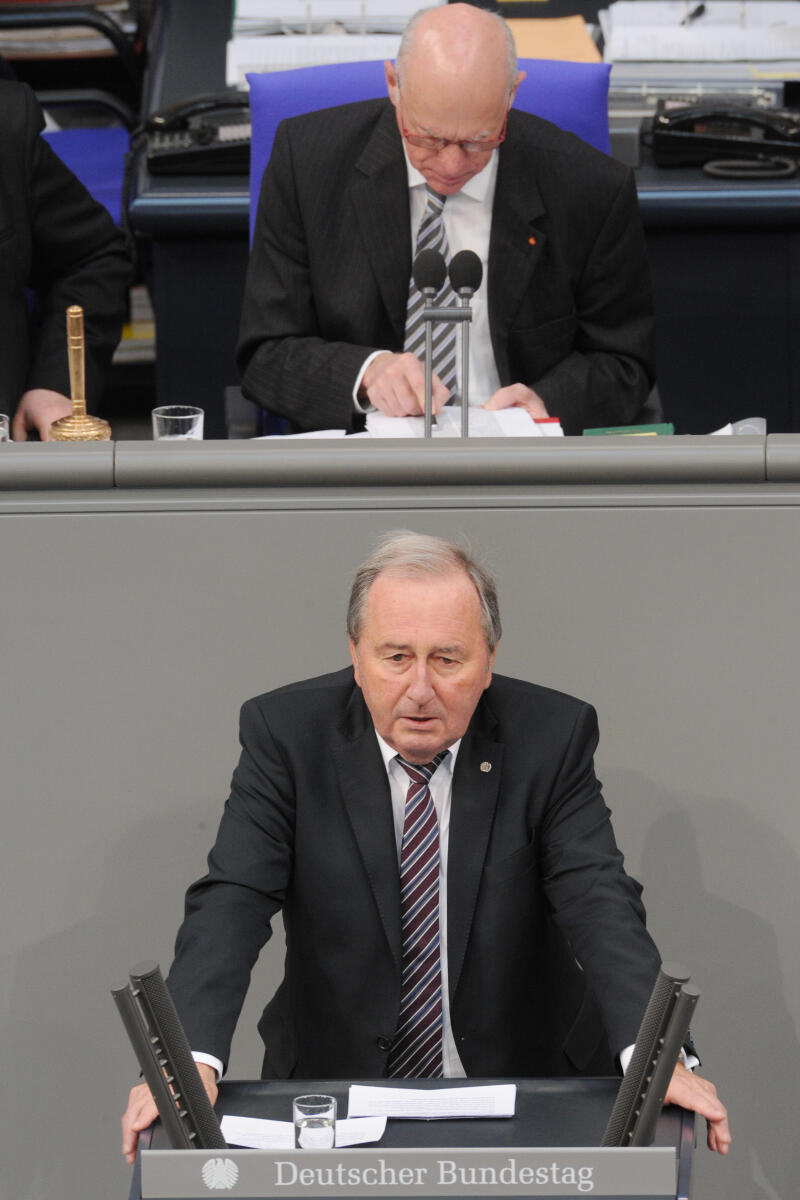 Kammer, Hans-Werner; Lammert, Norbert Hans-Werner Kammer, CDU/CSU, Bundestagsabgeordneter, Abgeordneter, Mitglied Deutscher Bundestag, MdB, Rede, 228. Sitzung, Top 3, Thema: Maritime Wirtschaft, Vorsitz: Bundestagspräsident Prof. Dr. Norbert Lammert, CDU/CSU.; Rednerpult.