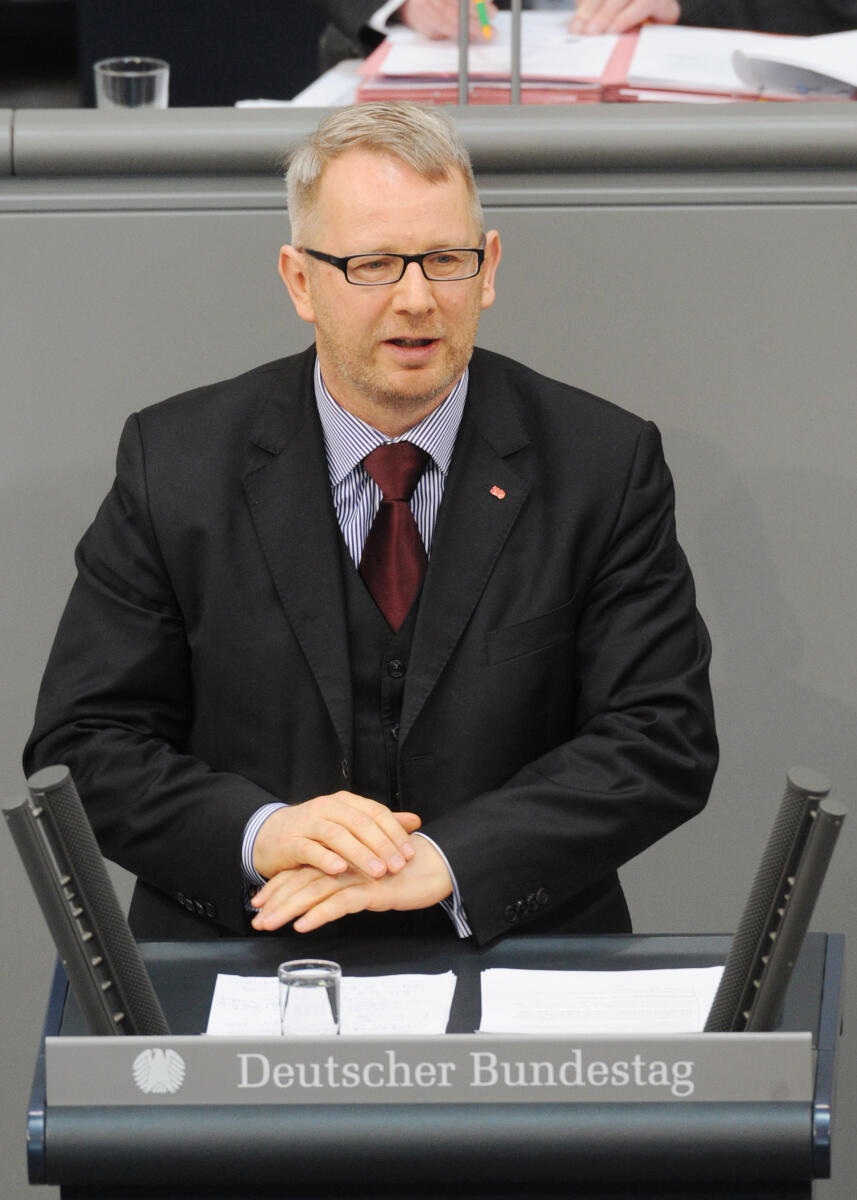 Kahrs, Johannes Johannes Kahrs, SPD, Bundestagsabgeordneter, Abgeordneter, Mitglied Deutscher Bundestag, MdB, Rede,; 218. Sitzung, Top 3, Thema: Neuregelung des bundesstaatlichen Finanzausgleichs, Redner 7.; Rednerpult.