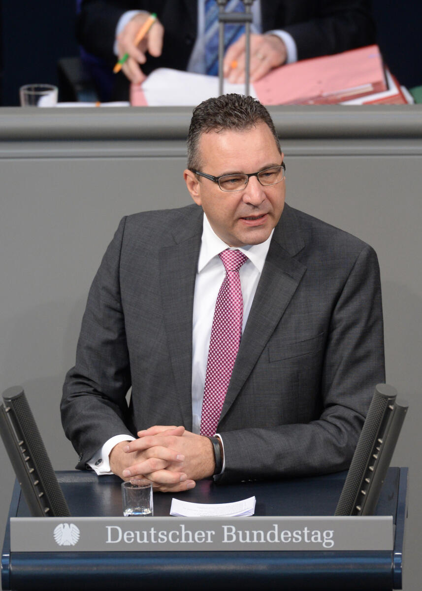 Dr. Joachim Pfeiffer, CDU/CSU, Bundestagsabgeordneter, Abgeordneter, Mitglied Deutscher Bundestag, MdB, Rede, 152. Sitzung, Top 3, Thema: Regierungserklärung - Chancen des digitalen Wandels und Jahreswirtschaftsbericht 2016, Redner 6.; Rednerpult. Pfeiffer, Joachim Dr. Joachim Pfeiffer, CDU/CSU, Bundestagsabgeordneter, Abgeordneter, Mitglied Deutscher Bundestag, MdB, Rede, 152. Sitzung, Top 3, Thema: Regierungserklärung - Chancen des digitalen Wandels und Jahreswirtschaftsbericht 2016, Redner 6.; Rednerpult.