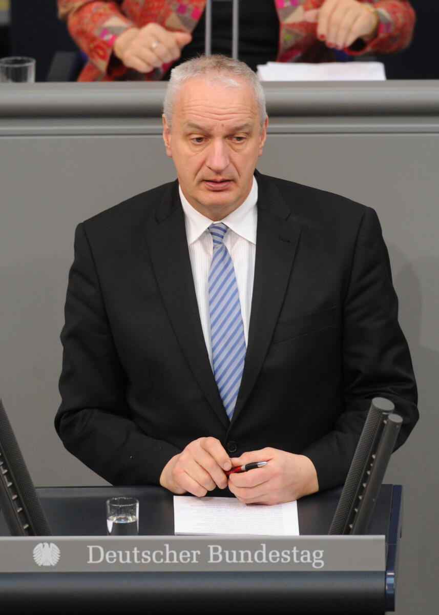 Dr. Harald Terpe, Bündnis 90/Die Grünen, Bundestagsabgeordneter, Abgeordneter, Mitglied Deutscher Bundestag, MdB, Rede, 212. Sitzung, Top 4, Thema: Änderung betäubungsmittelrechtlicher Vorschriften,; Redner 4.; Rednerpult. Terpe, Harald Dr. Harald Terpe, Bündnis 90/Die Grünen, Bundestagsabgeordneter, Abgeordneter, Mitglied Deutscher Bundestag, MdB, Rede, 212. Sitzung, Top 4, Thema: Änderung betäubungsmittelrechtlicher Vorschriften,; Redner 4.; Rednerpult.